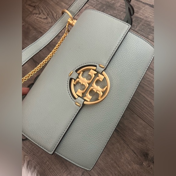 Tory Burch crossbody bag in mint condition and carried a couple times only - Picture 3 of 9